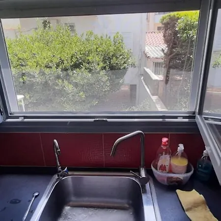 Stylish Close To Port Apartment